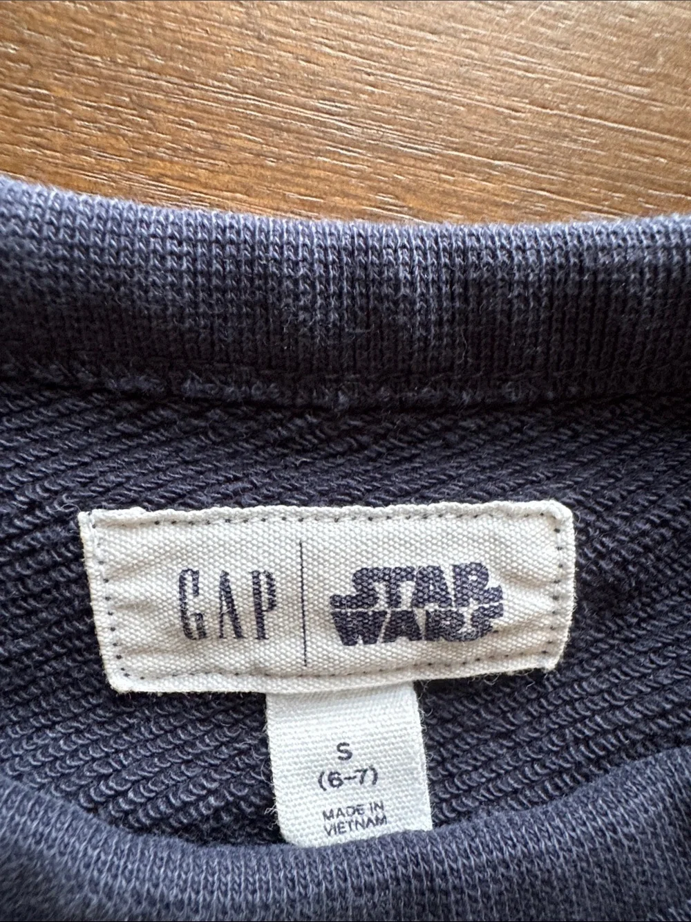 Size S P 6-7 Gap Kids Star Wars Darth Vader sweatshirt